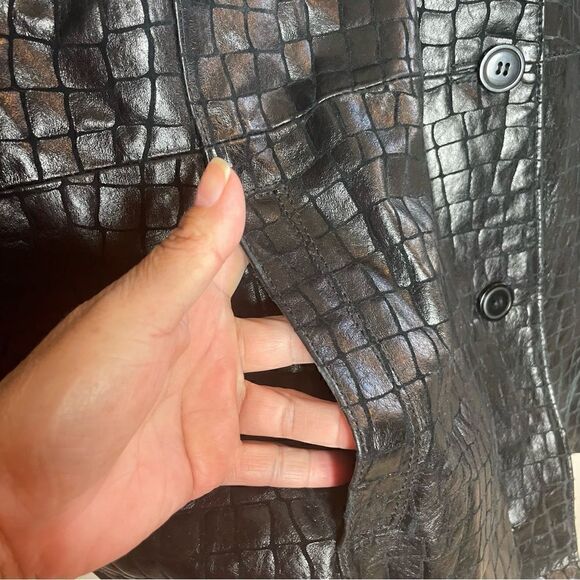 DIALOGUE EMBOSED CROC JACKET - Picture 5 of 10